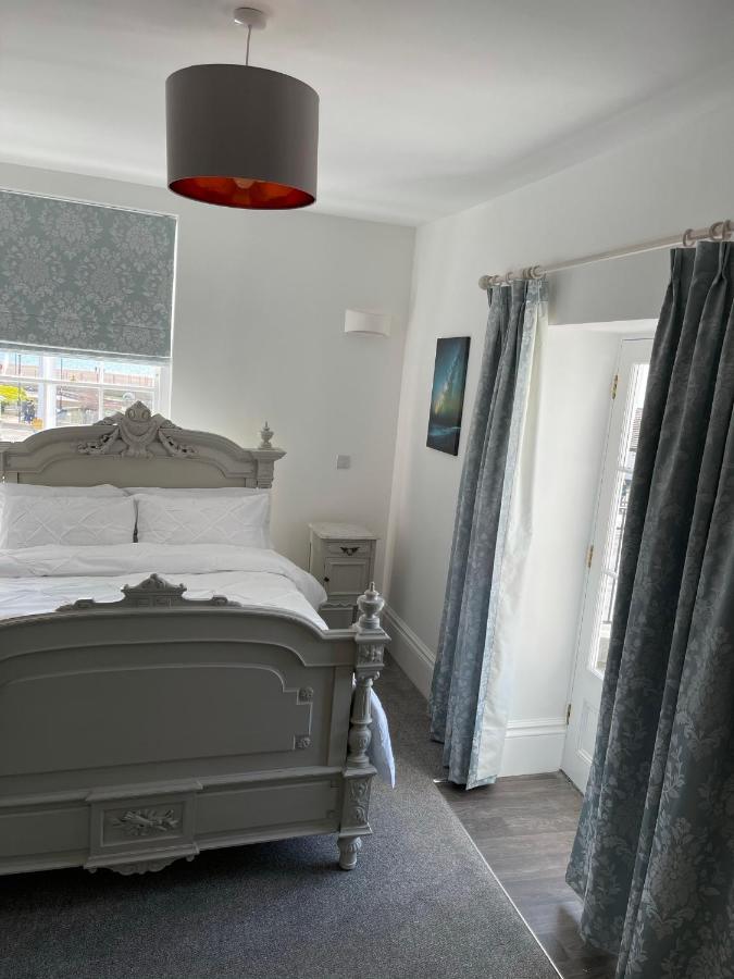 Master Accommodation Suite 2 Sea View With Balcony Hastings Dış mekan fotoğraf