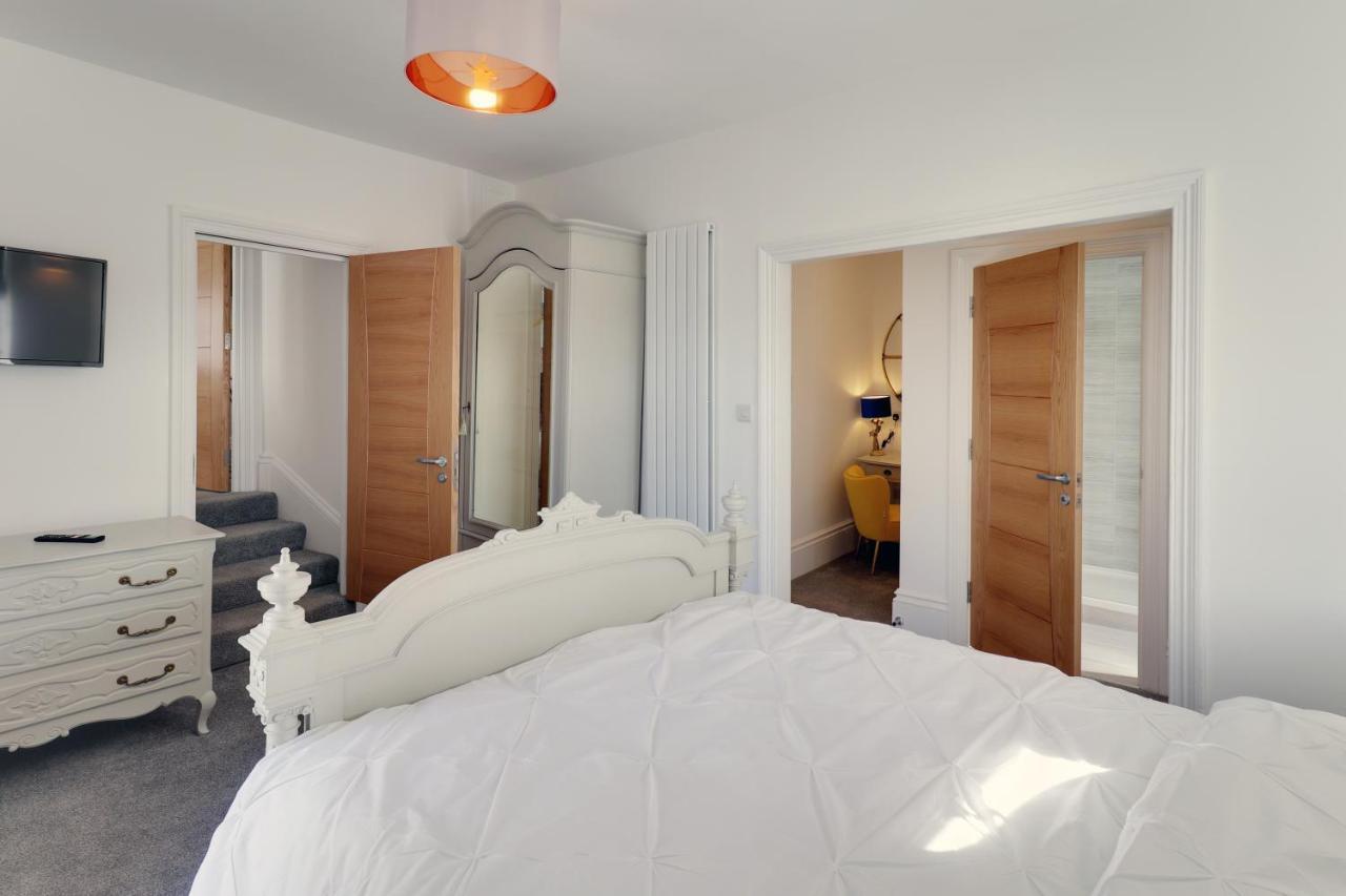 Master Accommodation Suite 2 Sea View With Balcony Hastings Dış mekan fotoğraf